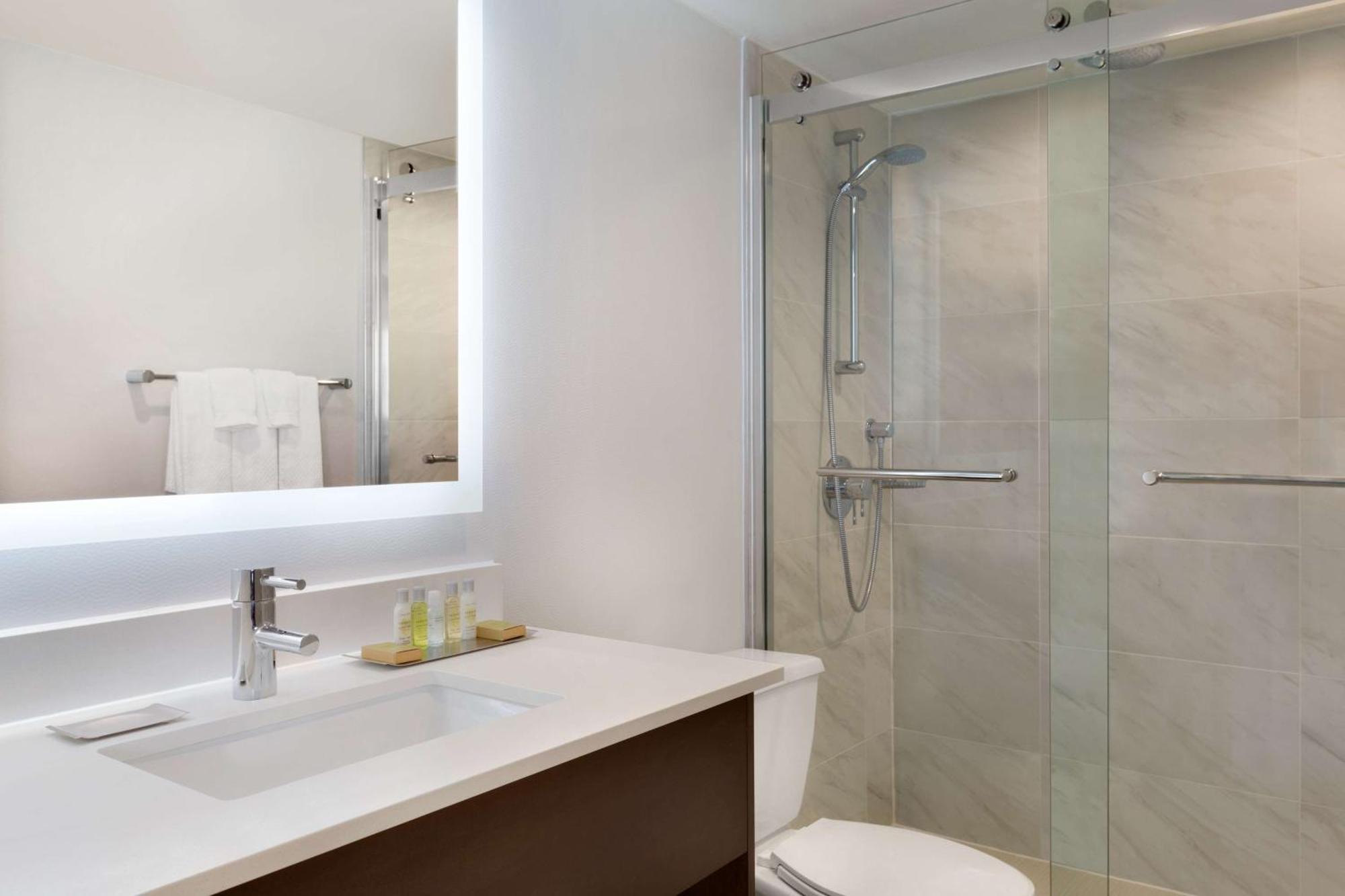 Hotel Doubletree By Hilton Toronto Airport West Mississauga
