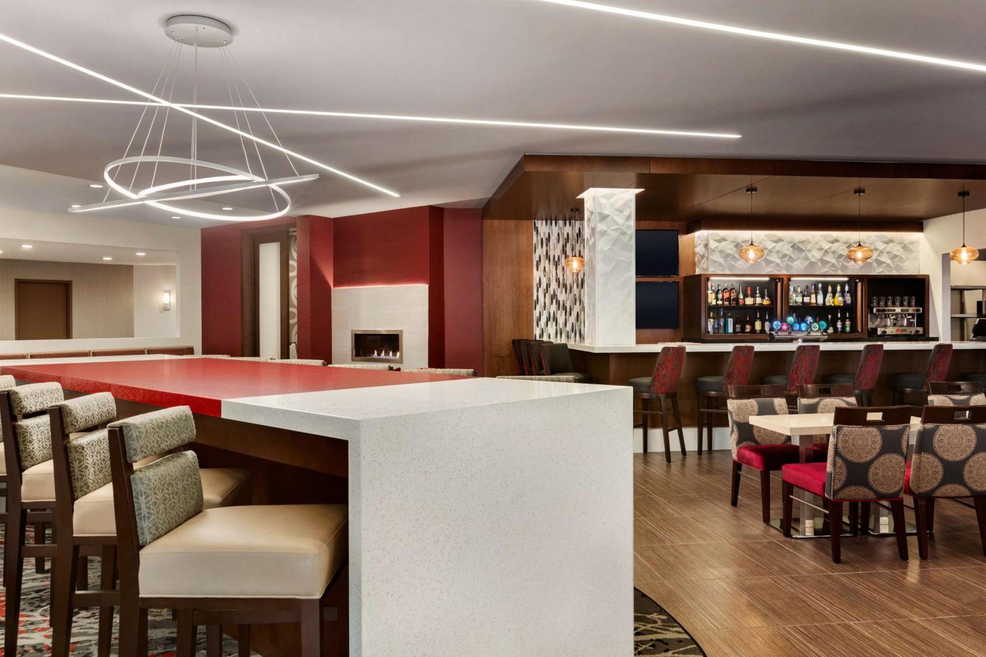 Doubletree By Hilton Toronto Airport West Hotel