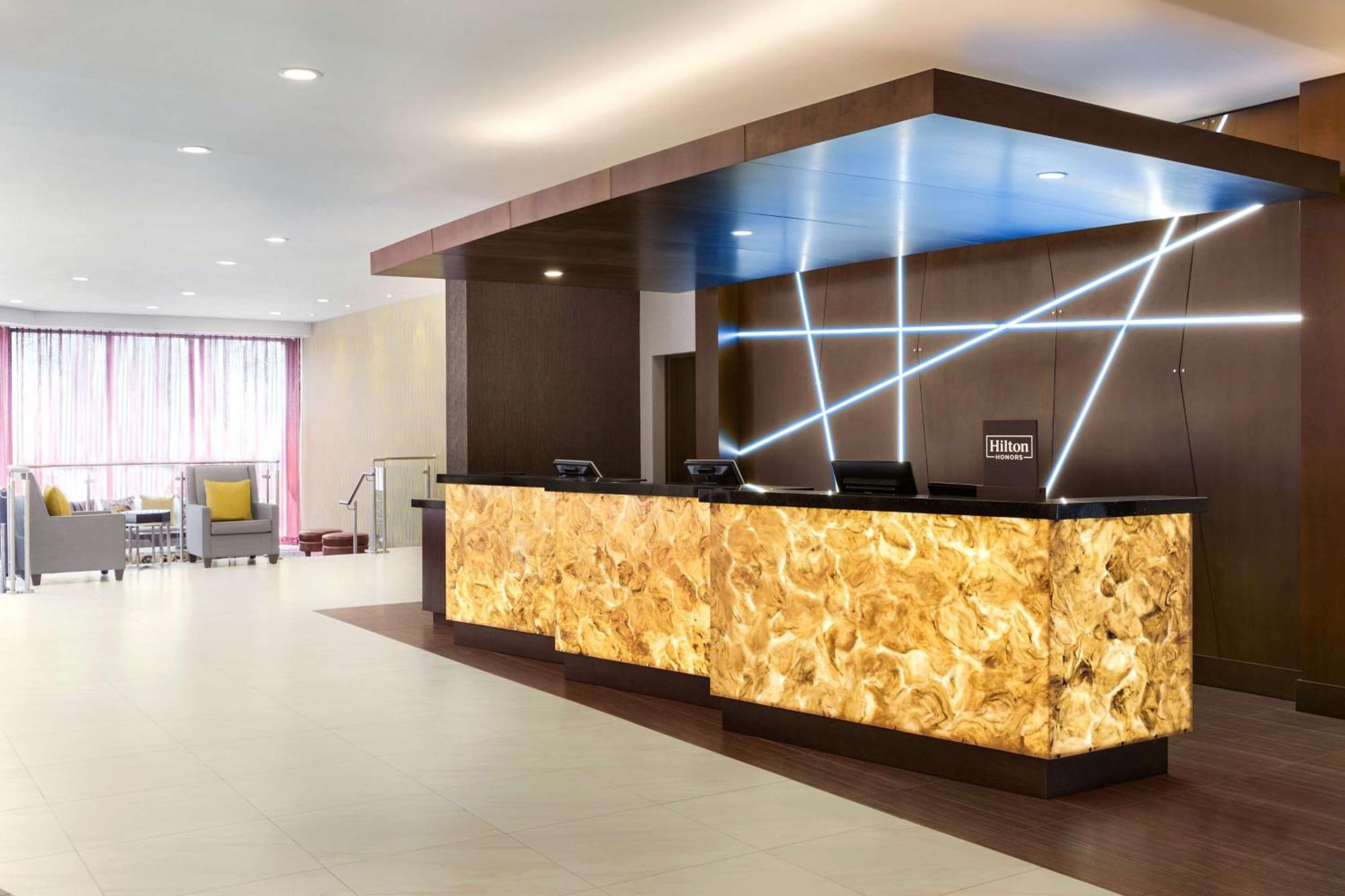 Doubletree By Hilton Toronto Airport West Hotel 4*