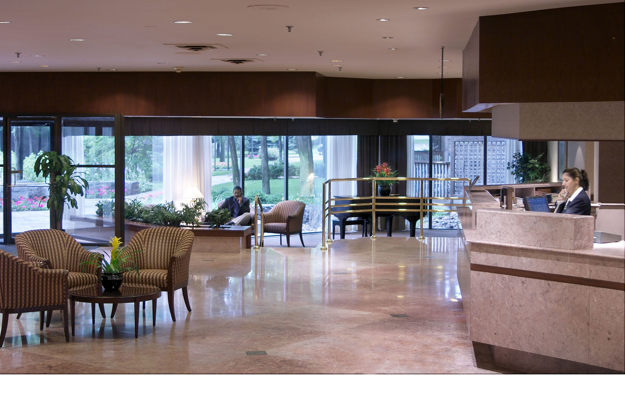 Hotel Doubletree By Hilton Toronto Airport West 4*